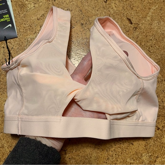 Nike Favorites Dri-Fit Light Support Twist Back Sports Bra NWT Pastel Pink Sz L - Picture 12 of 14